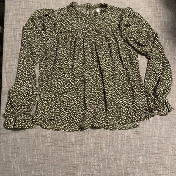 NWT - Olive Green Cheetah Print Long Sleeve Blouse, Sz. M - Picture 1 of 4